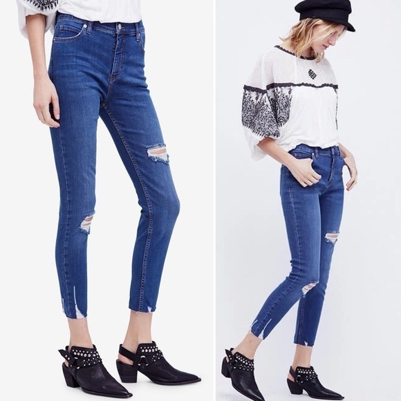 FREE PEOPLE Women’s Shark Bite Skinny Jeans Blue Distressed Frayed Size‎ 27 Long - Picture 1 of 16